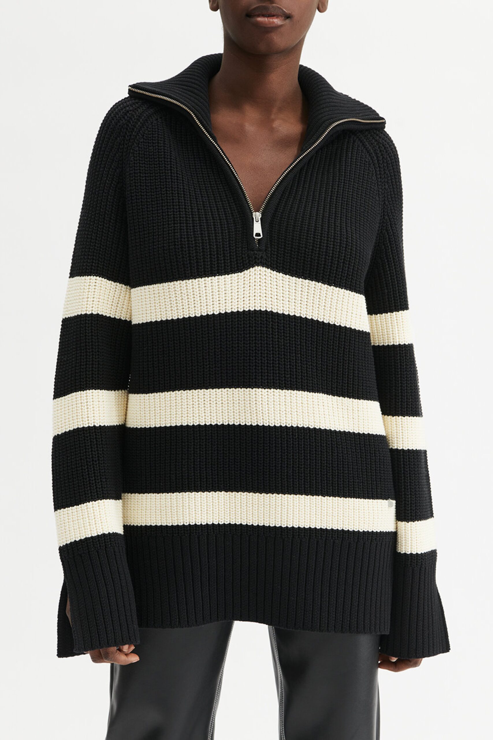7698_Black_Stripe_Cheryl_Sweater_073-(2) 7698_Black_Stripe_Cheryl_Sweater_073-(2)